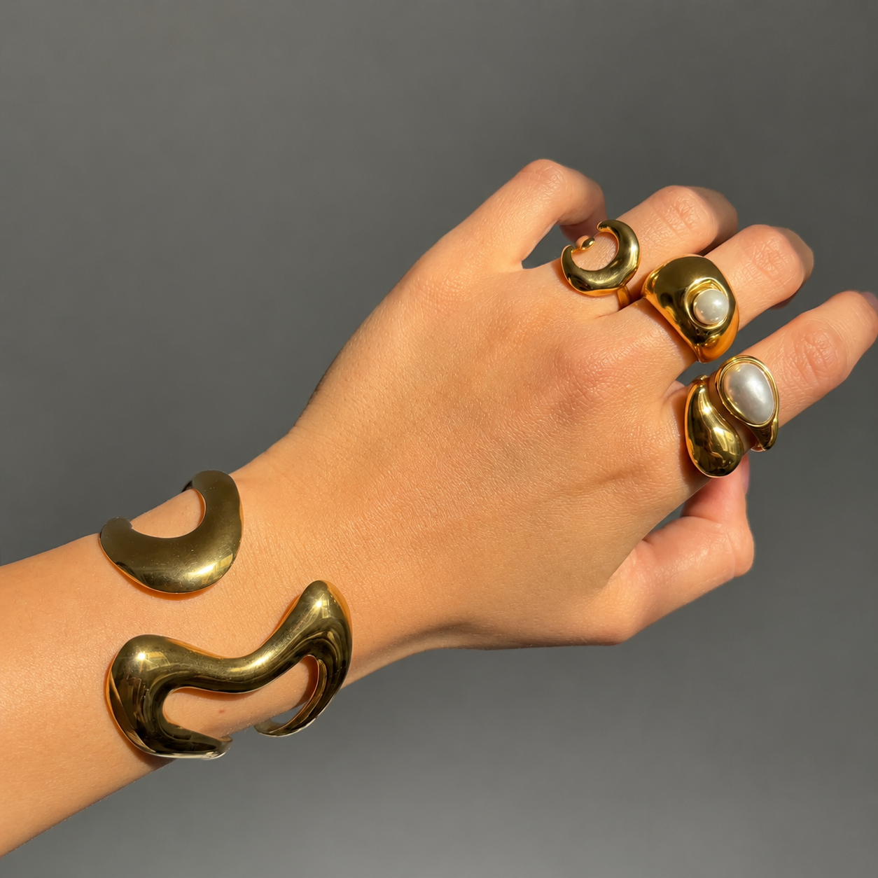 Calyra Bracelet