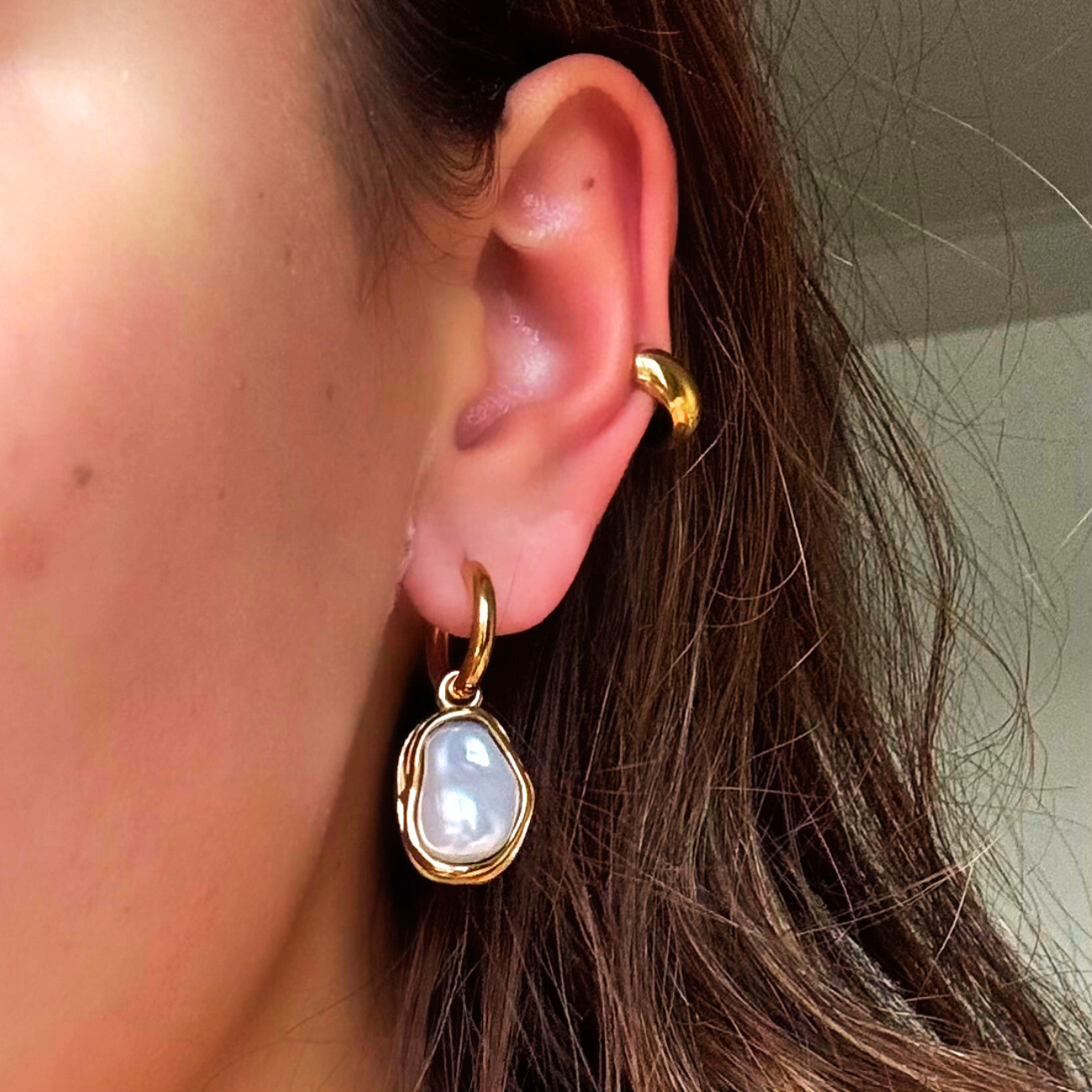 Aura Pearl Earrings