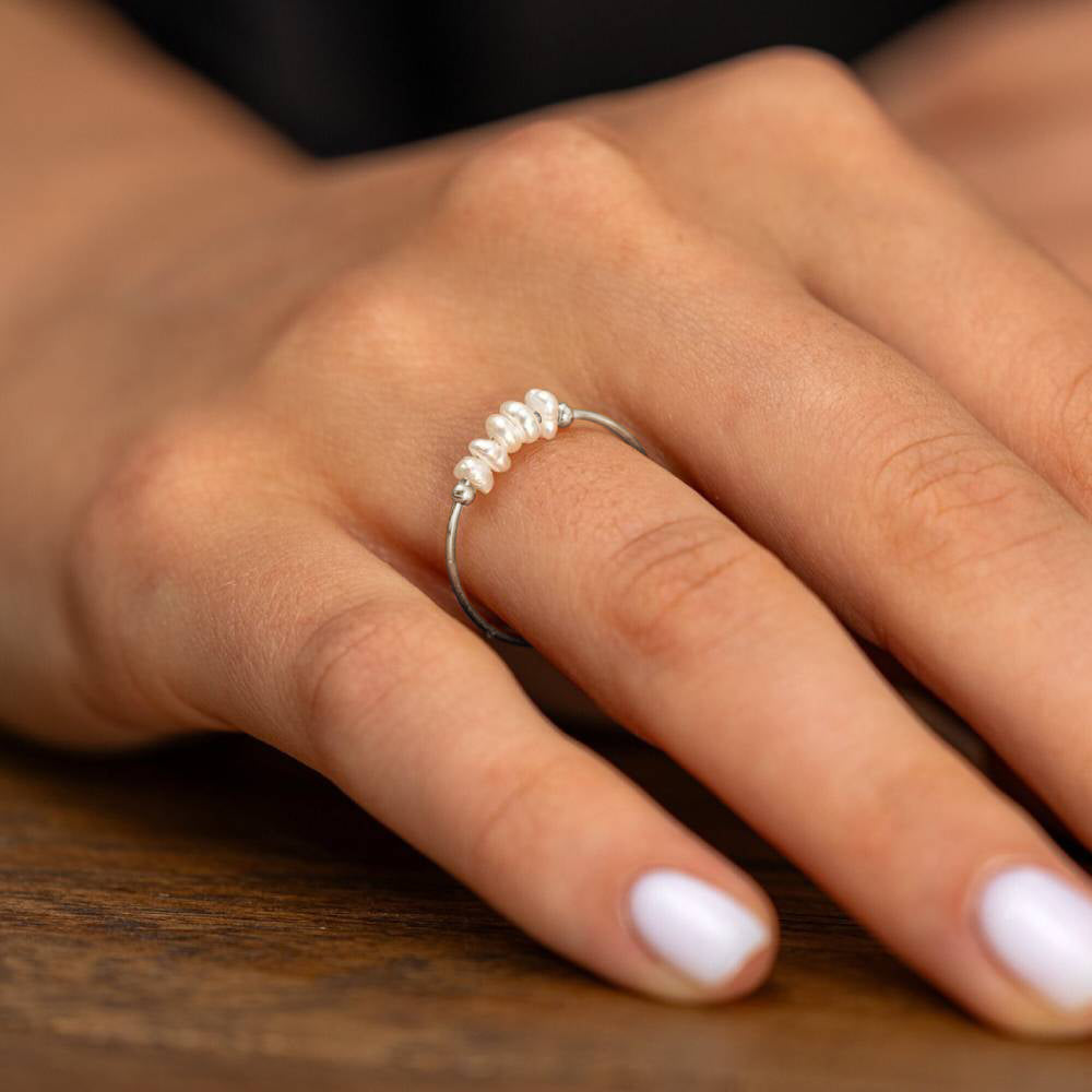 Mini Pearl Ring