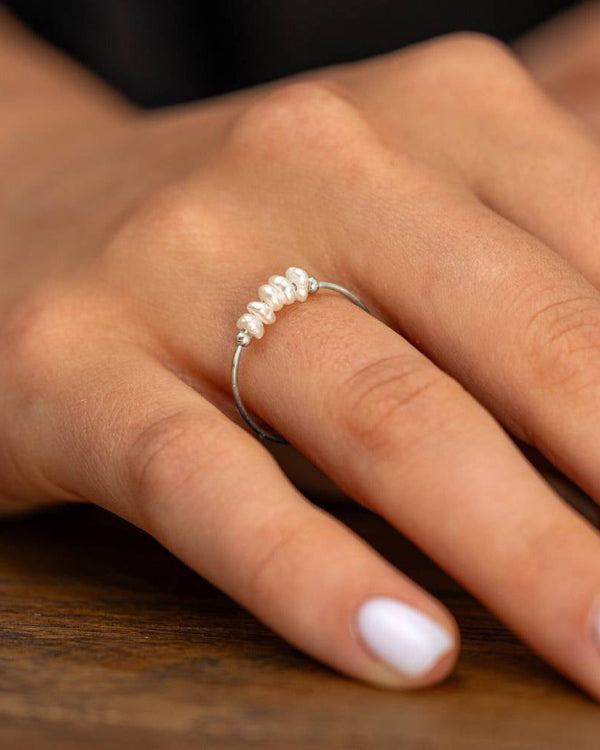 Mini Pearl Ring