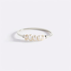 Mini Pearl Ring