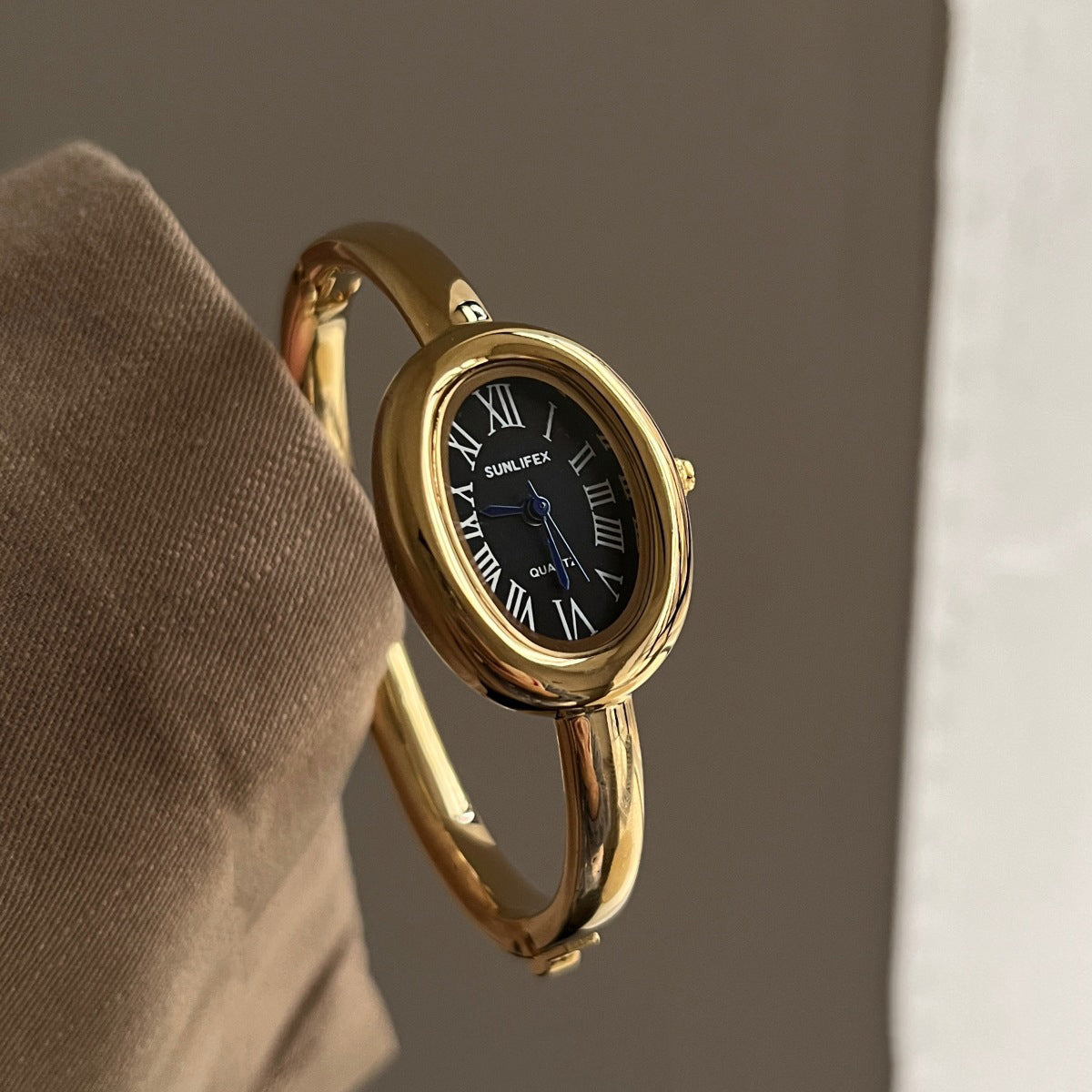 Oval Vintage Bracelet Watch