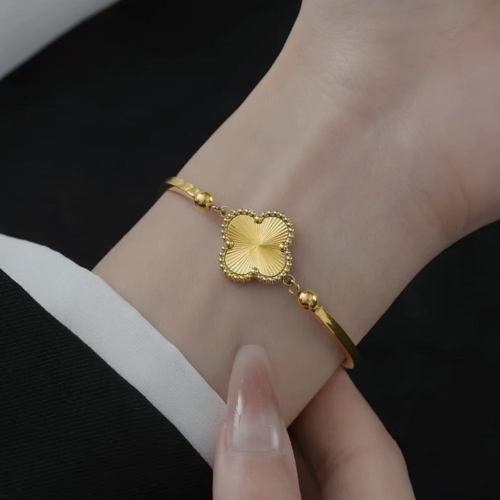 Waterproof Clover Bangle