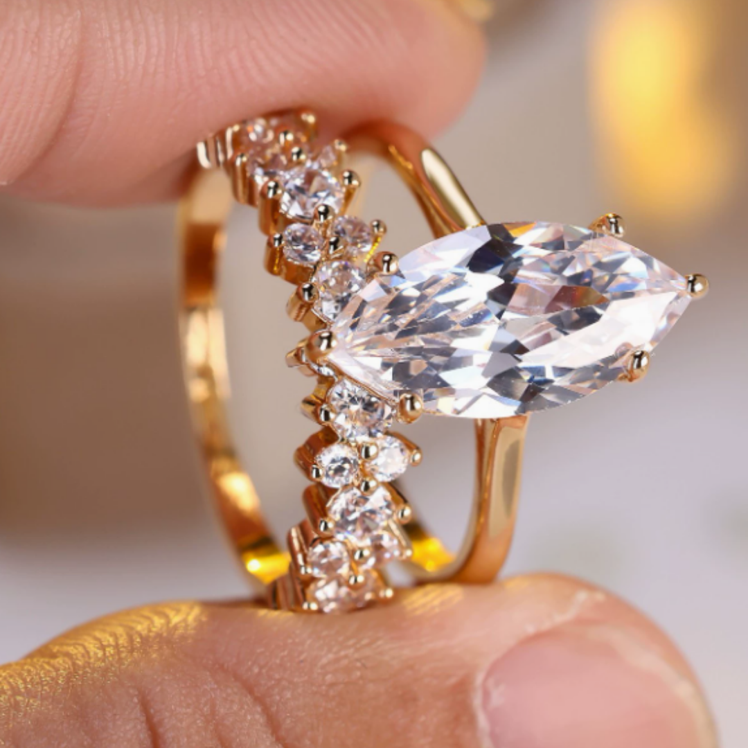 Luxury Marquise Diamond Ring Set in Gold